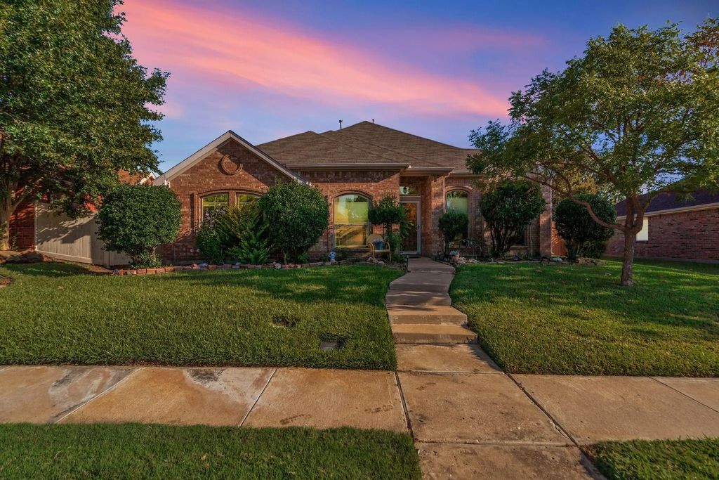 1449 Sunswept Terrace, Lewisville