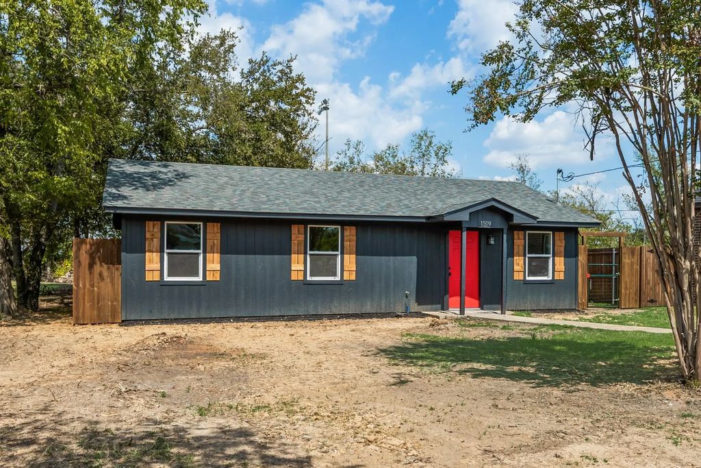 1509 E 1st North Street, Kaufman