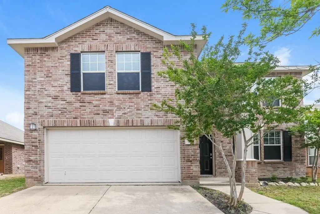 221 Weber River Trail, Fort Worth