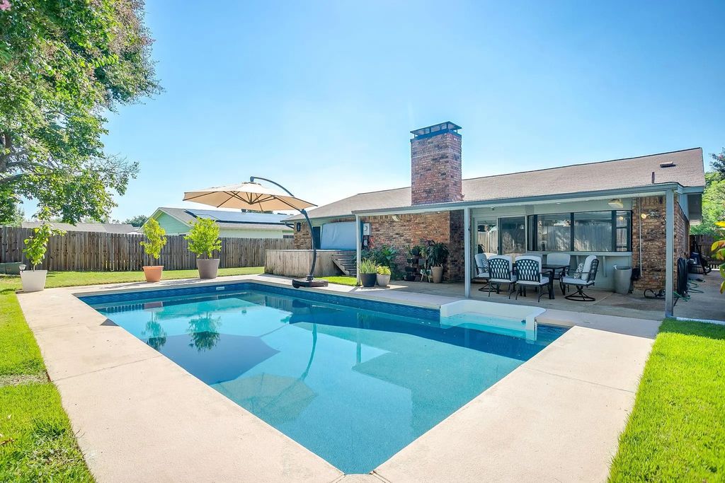 3829 Walnut Drive, Bedford