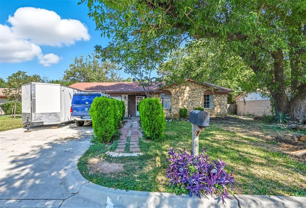 1203 Southmoor Drive, Arlington
