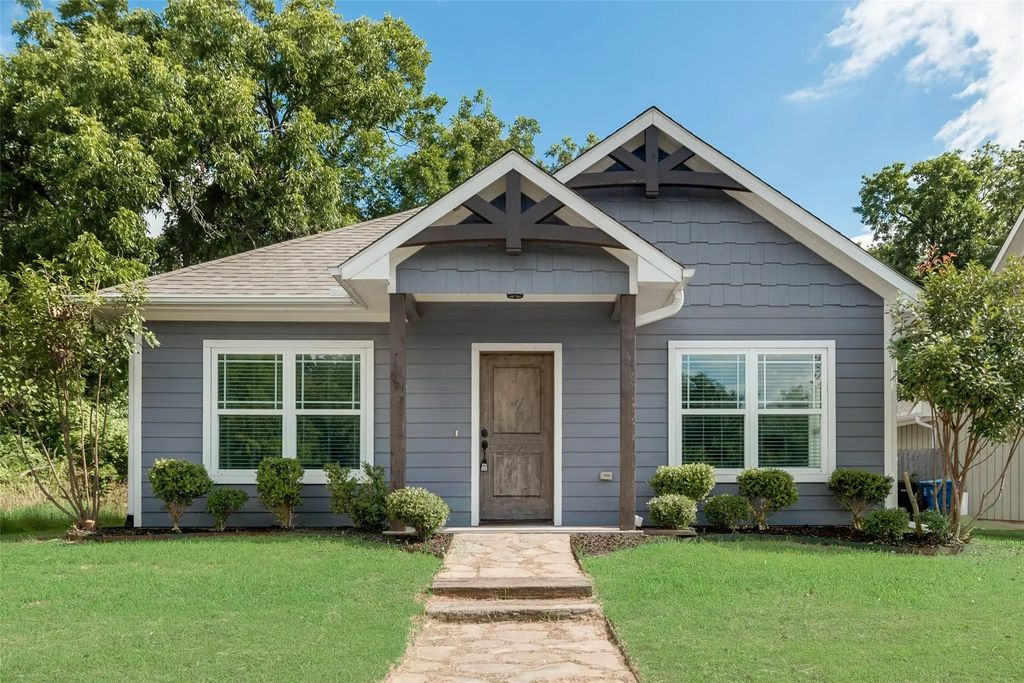 1212 W Elm Street, Denison