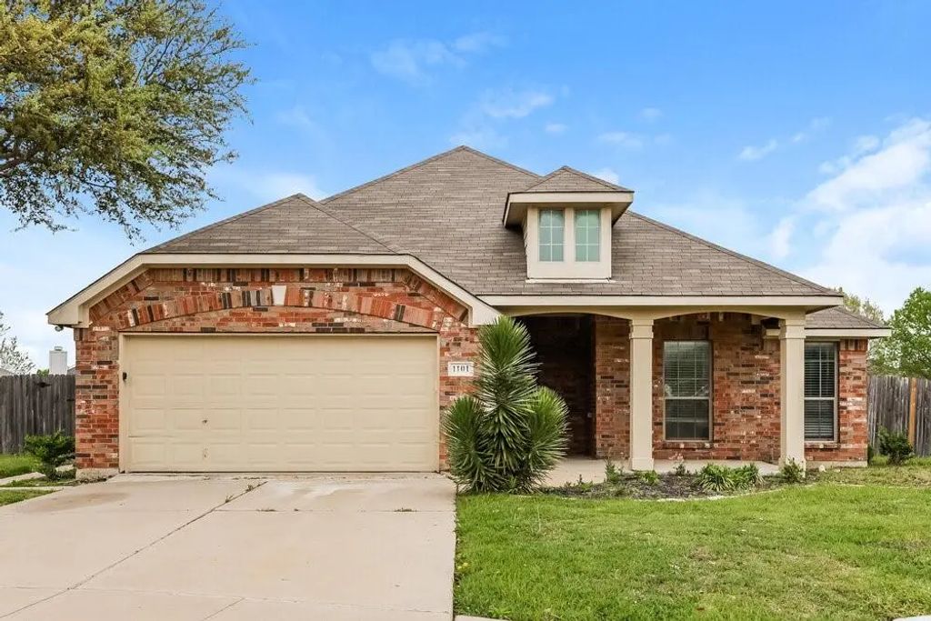 1101 Saddle Court, Mansfield