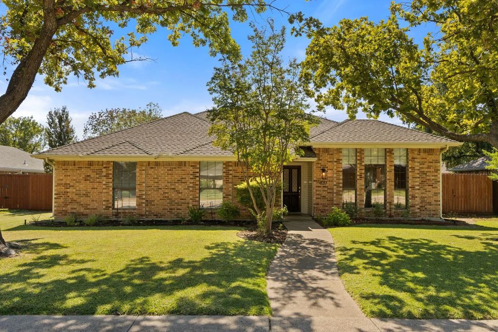 837 Parkway Boulevard, Coppell
