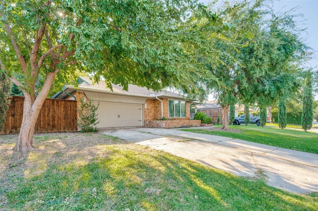 10552 Channel Drive, Dallas