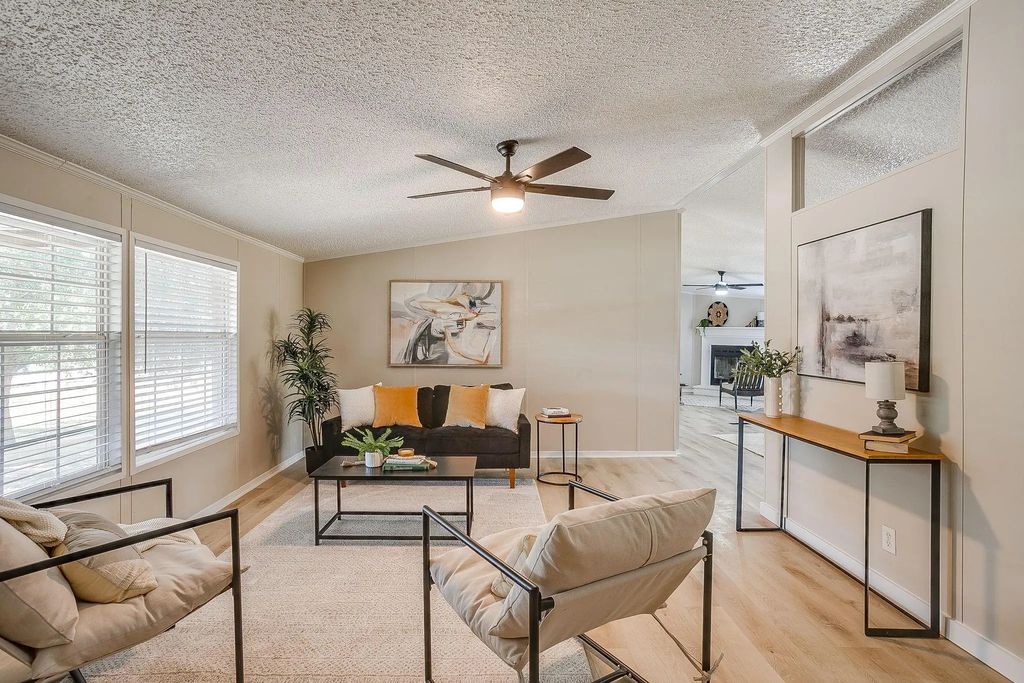 228 W Ross Street, Walnut Springs
