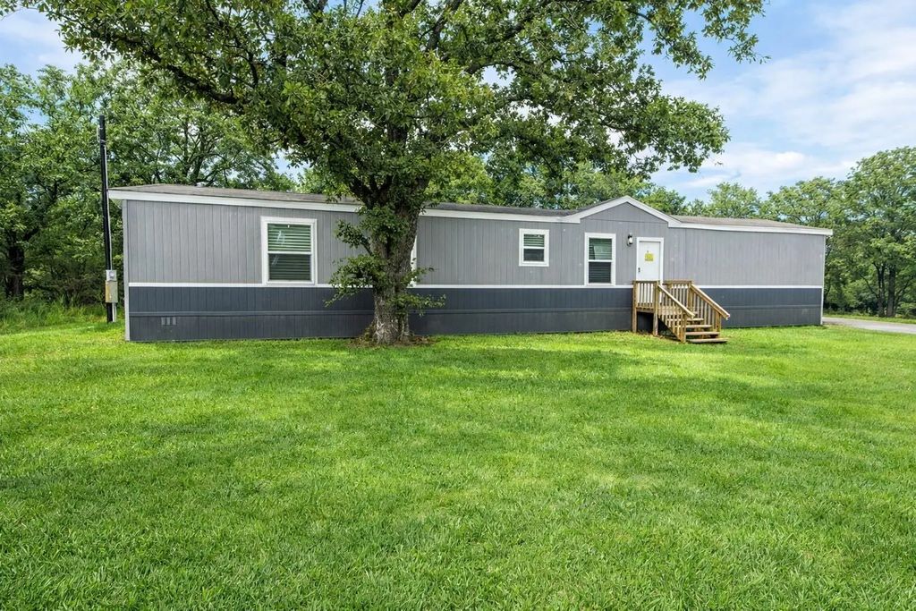 137 Santa Fe Trail, Nocona