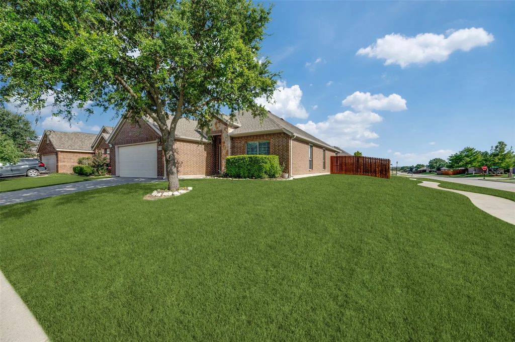 501 Mustang Trail, Celina