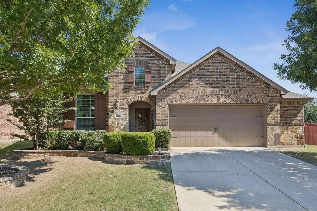 633 Hummingbird Drive, Little Elm