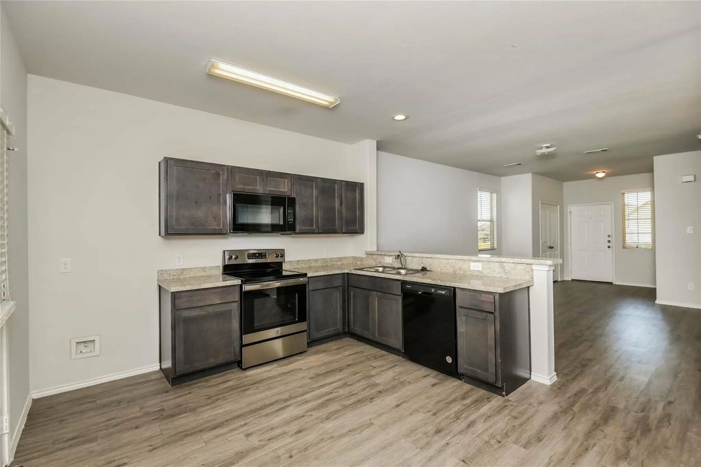 8333 Camellia Tree Court, Fort Worth