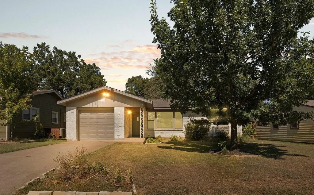 107 Hilltop Drive, Grandview