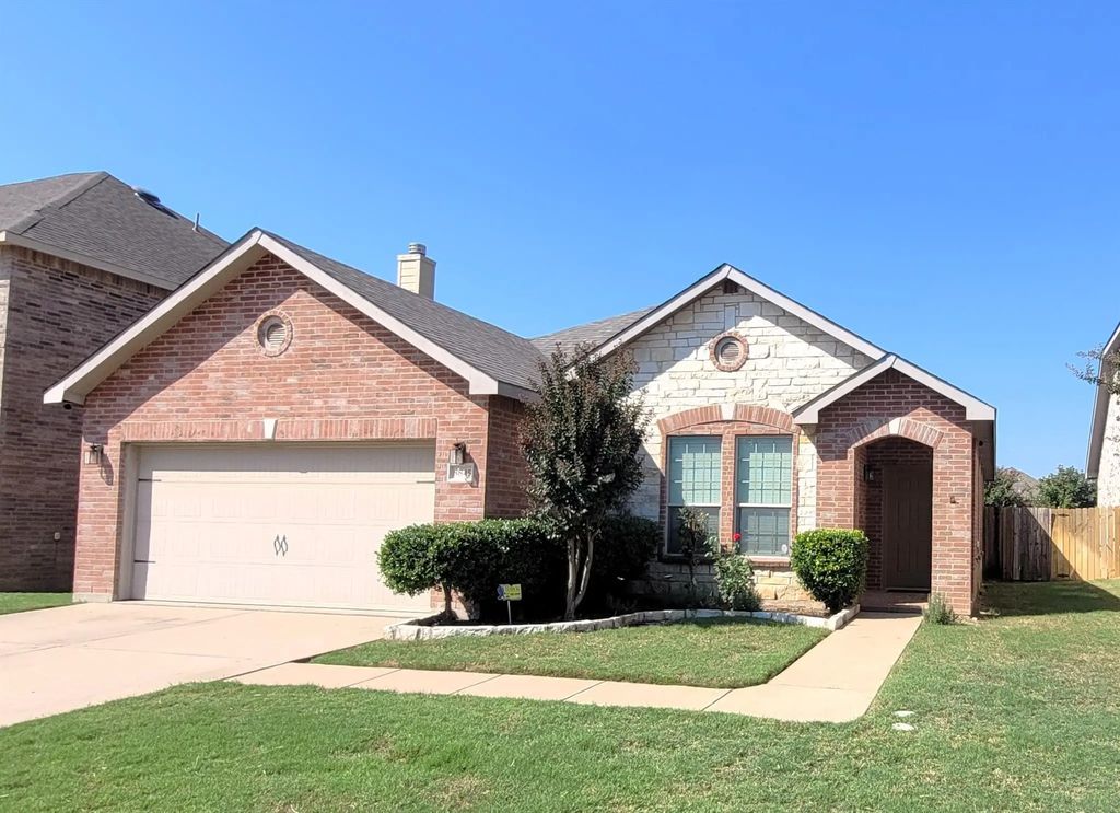 8845 Noontide Drive, Fort Worth