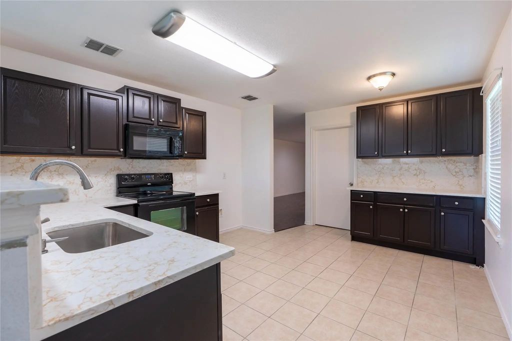 2608 Marsha Lane, Royse City