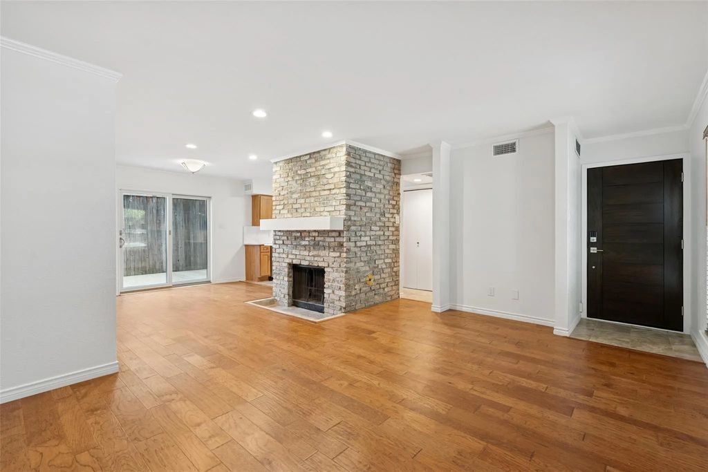 4402 Buena Vista Street 3, Dallas