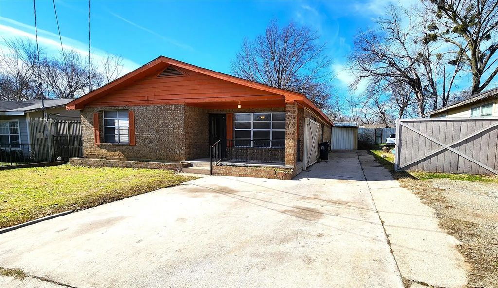 415 N Ruddell Street, Denton