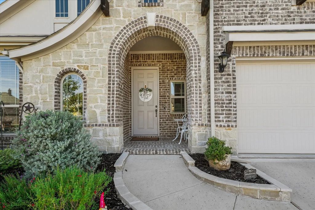 1037 Elmwood Drive, Justin