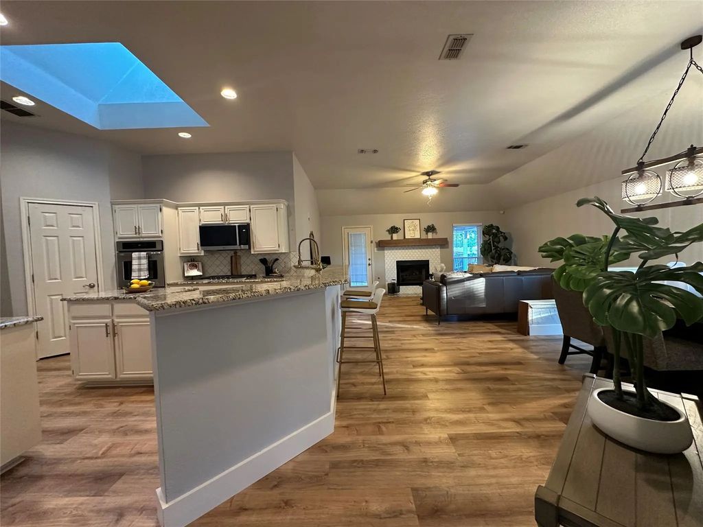2102 Nugent Drive, Mansfield