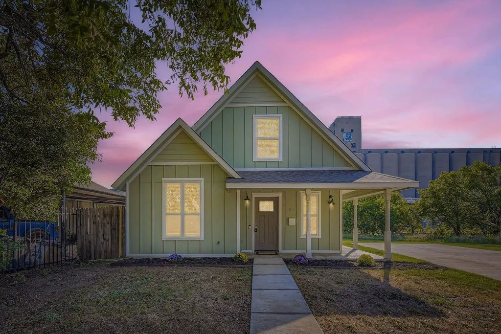 1911 Galveston Avenue, Fort Worth