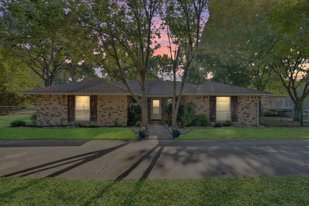 111 Oak Creek Lane, Ovilla