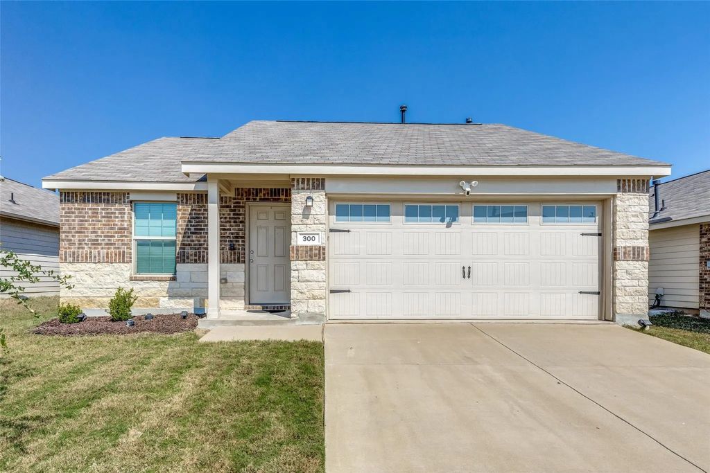 300 Anvil Drive, Fort Worth