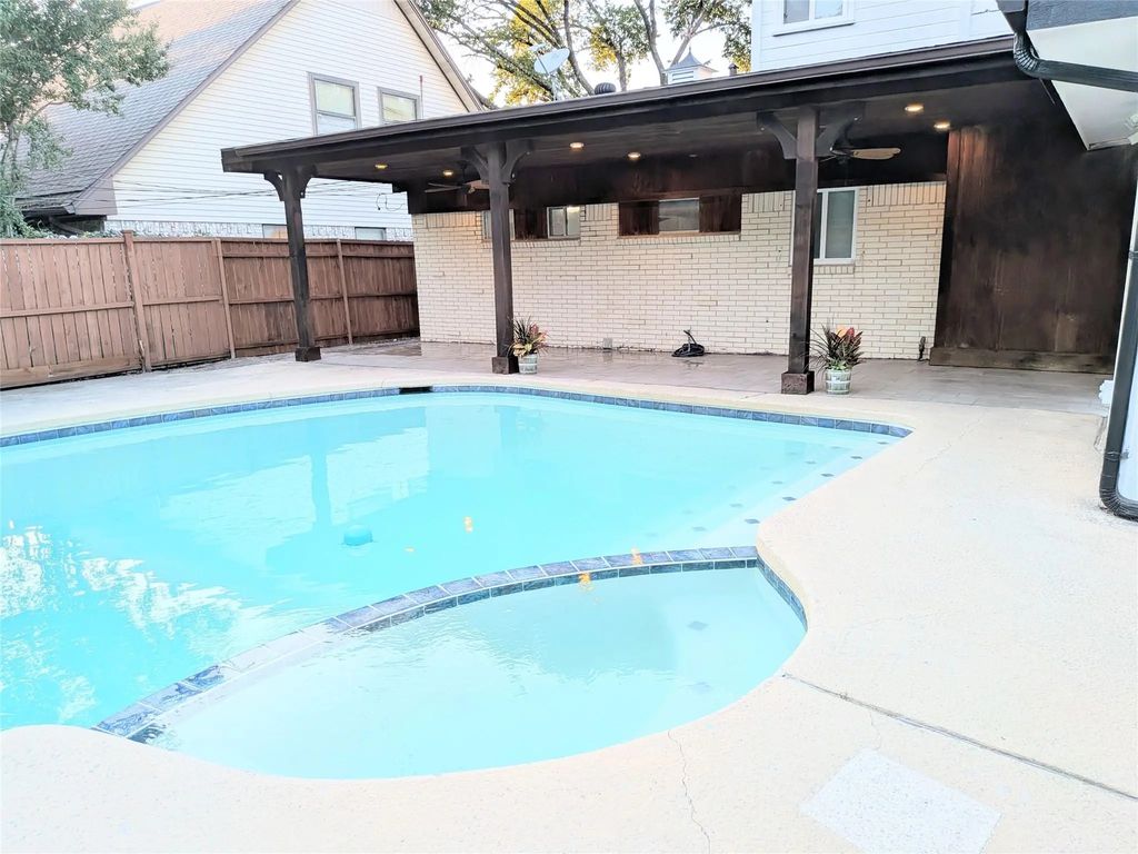 202 Merribrook Trail, Duncanville