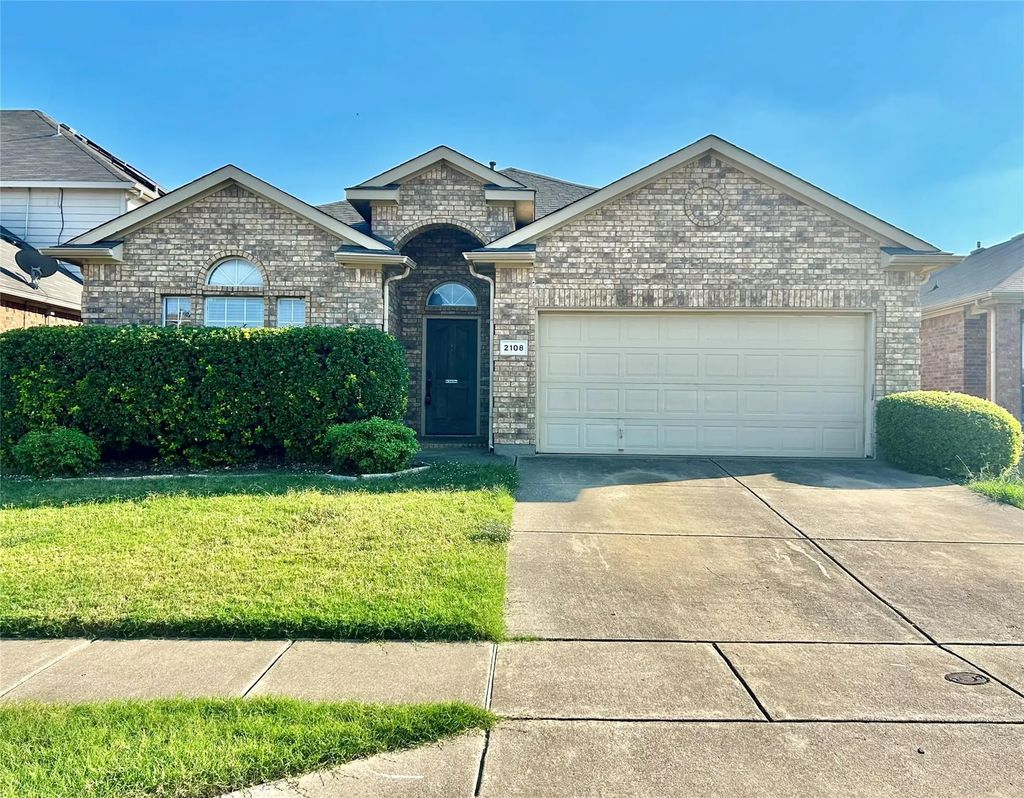 2108 Priscella Drive, Fort Worth