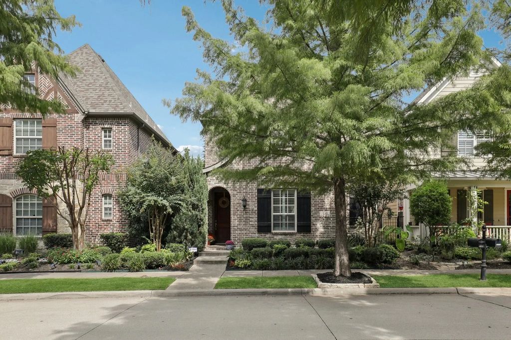 2253 Longwood Drive, Carrollton