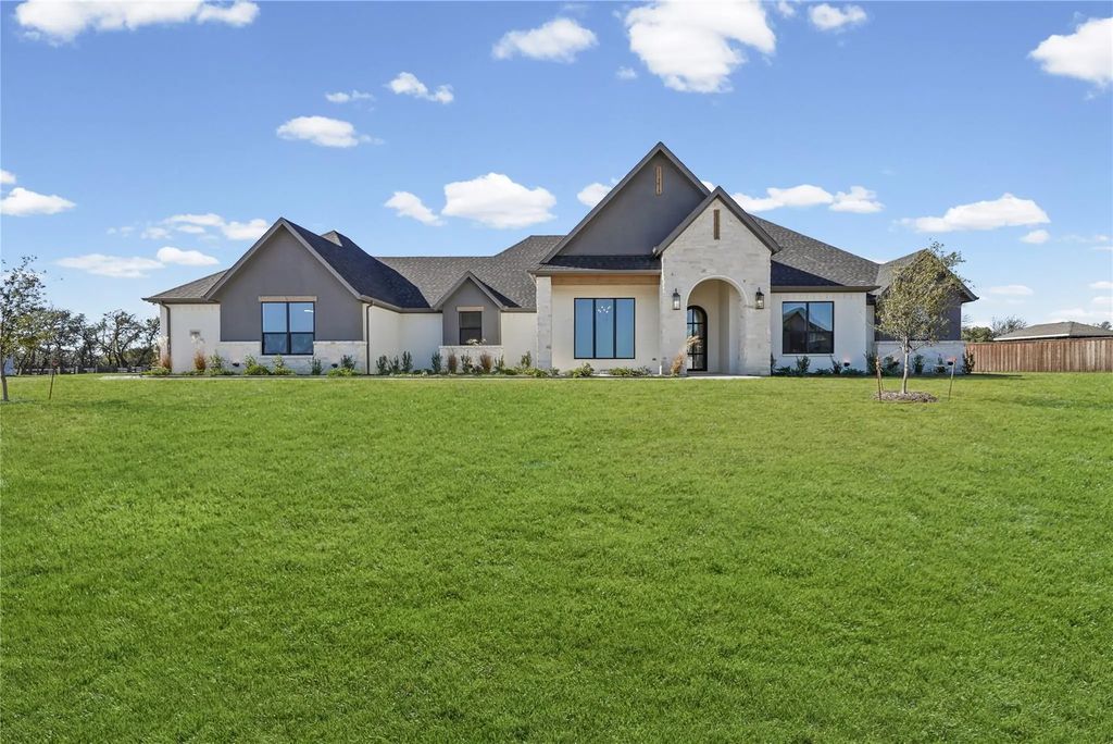 1001 Tobey Court, Aledo
