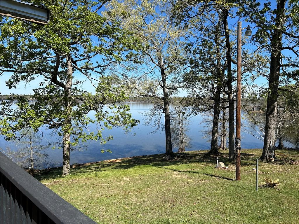 401 Ridge Row, Many