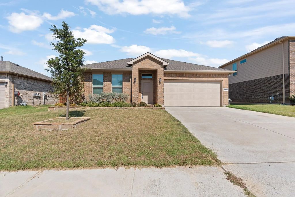 1402 Fremont Trail, Cleburne