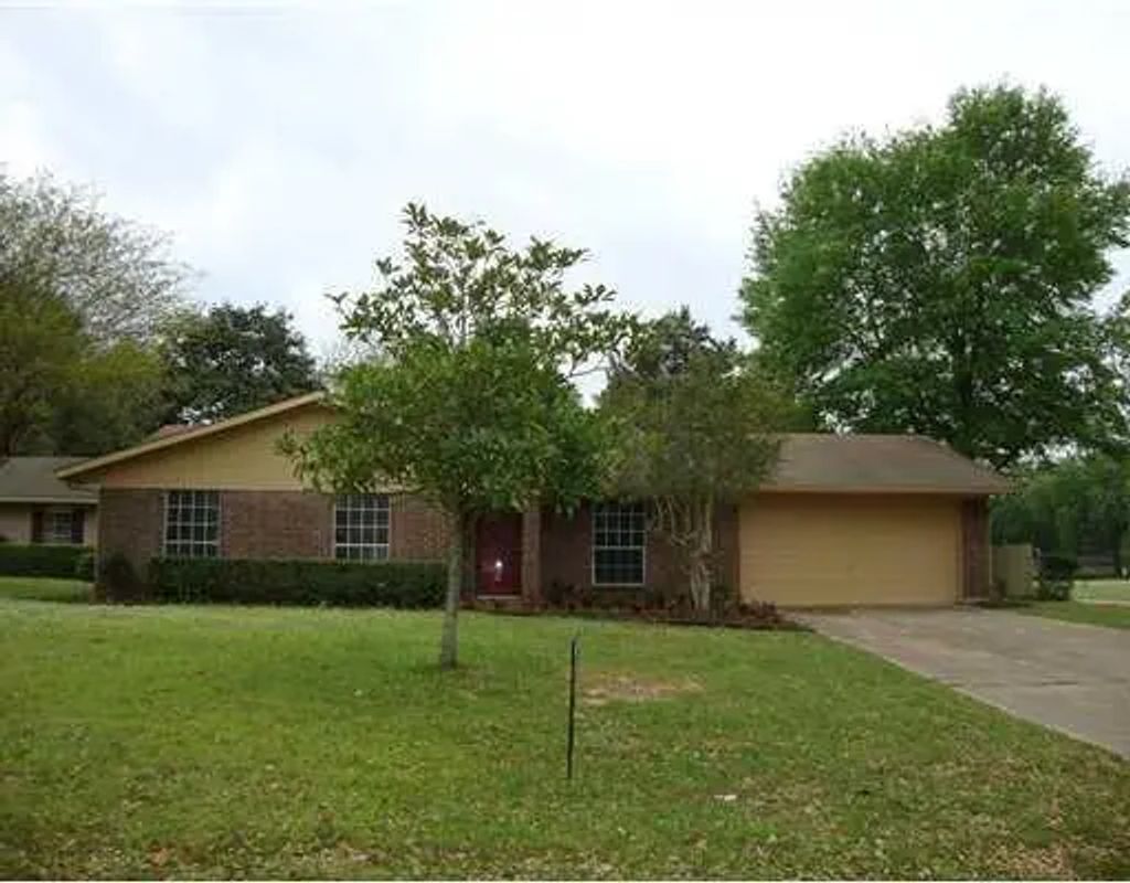 813 Kingston Court, Shreveport