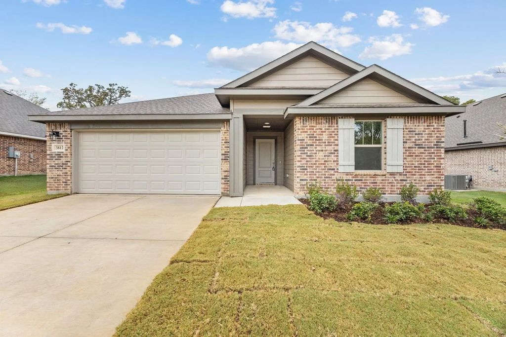 3812 Rose Hill Court, Denison