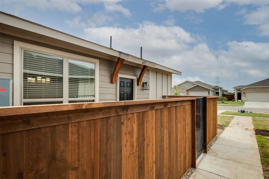 617 Harvest Moon Drive, Venus