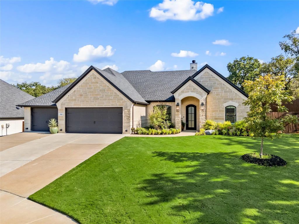 2565 Bunker Hill Drive, Burleson