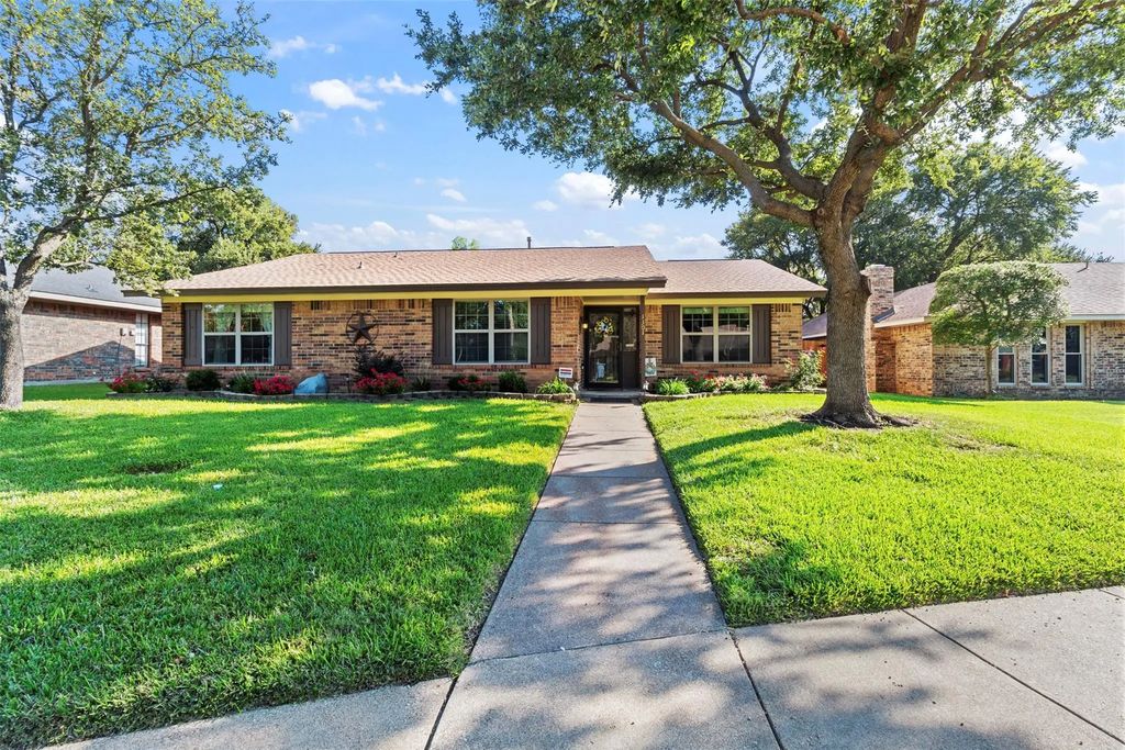 1301 River Oaks Drive, Flower Mound