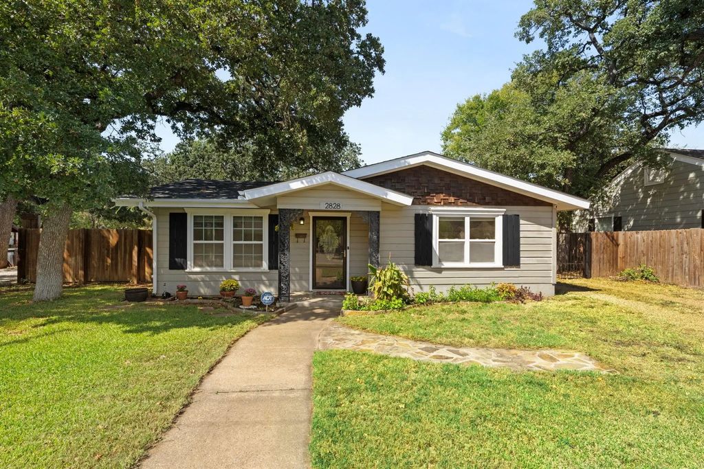 2828 Handley Drive, Fort Worth