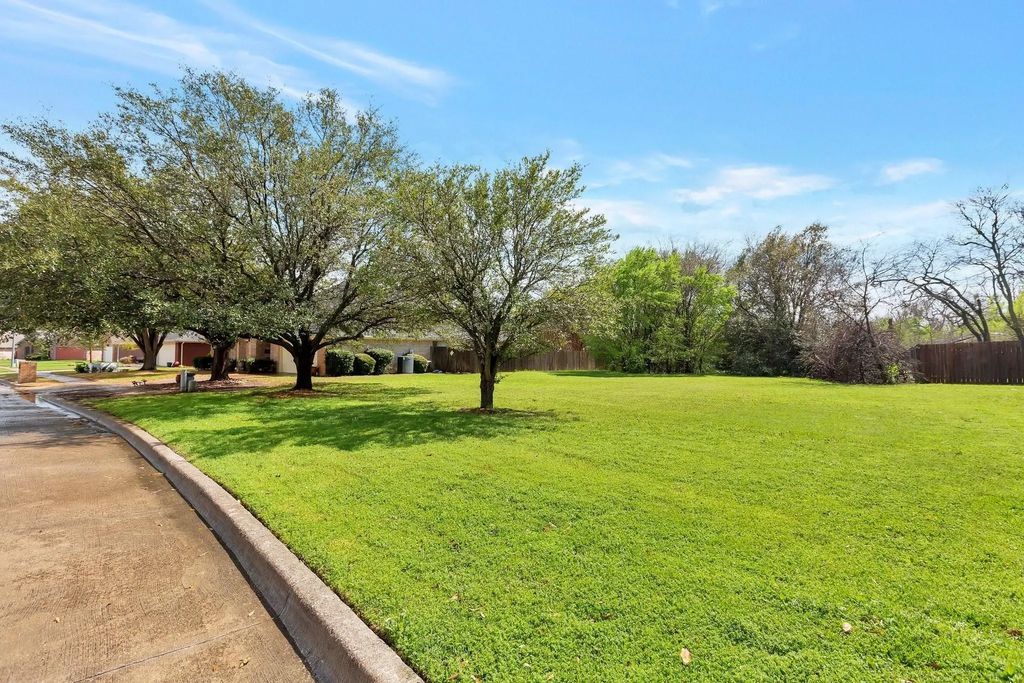 8133 Wendy Lane, Benbrook