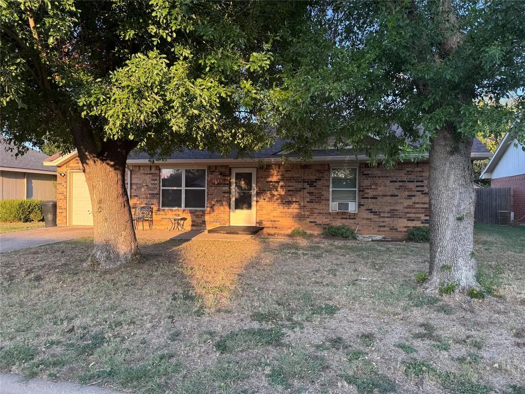 3933 Radcliff Road, Abilene