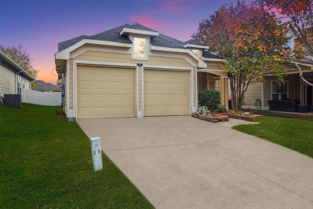 419 Hilltop Drive, Anna