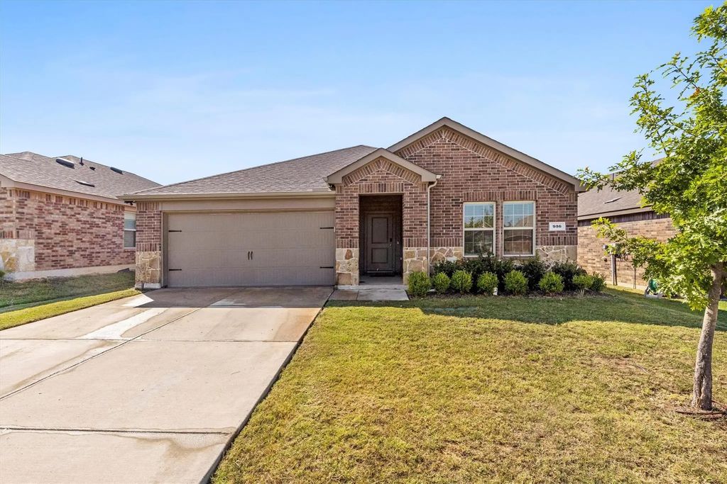 936 Alton Drive, Aubrey