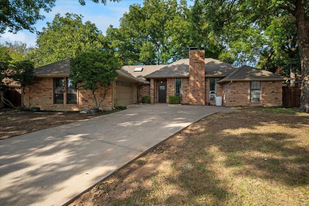 2208 Timberglen Drive, Flower Mound