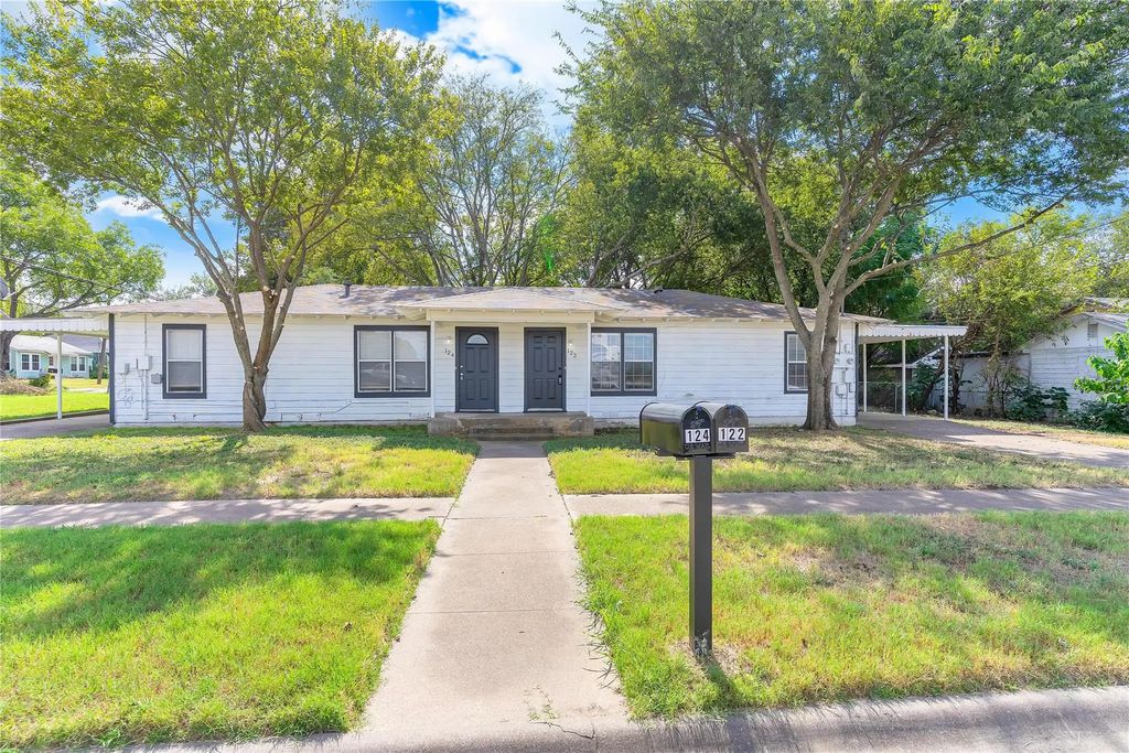 122 Ramsey Avenue 122, Cleburne