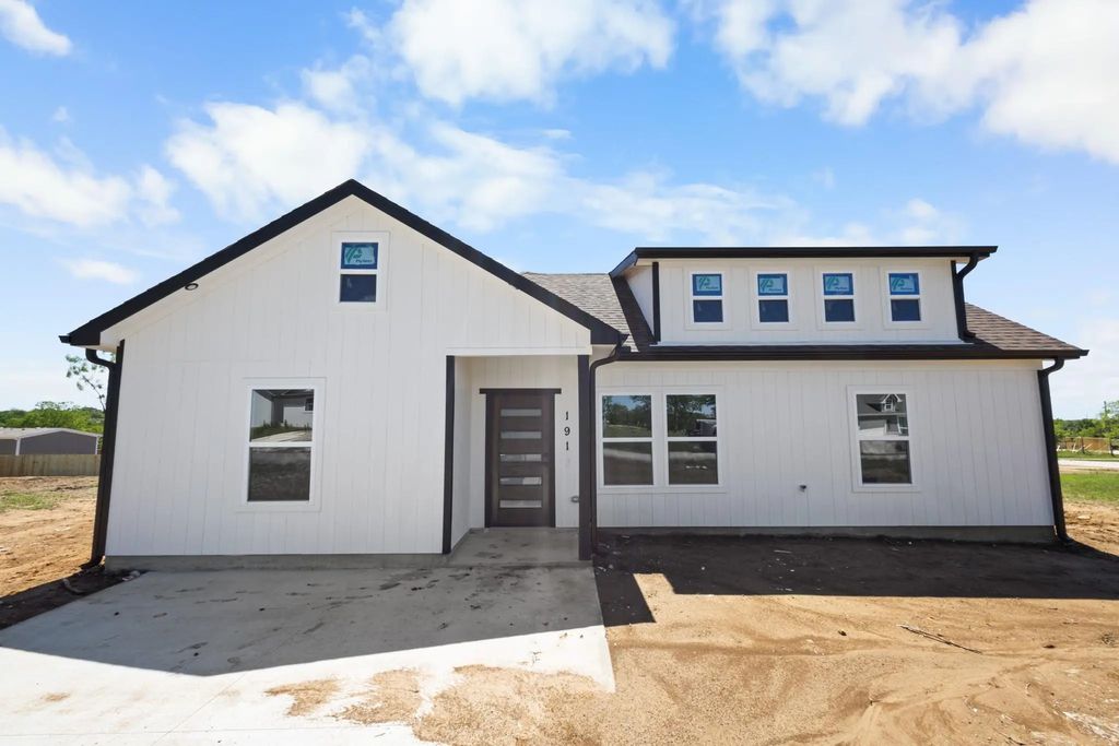 191 Cactus Canyon Drive, Bridgeport