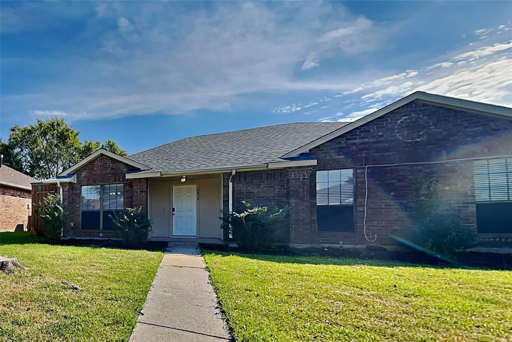 2014 Lansdown Drive, Carrollton