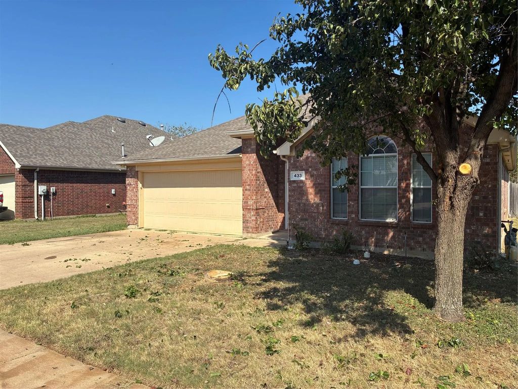 433 Angler Drive, Crowley