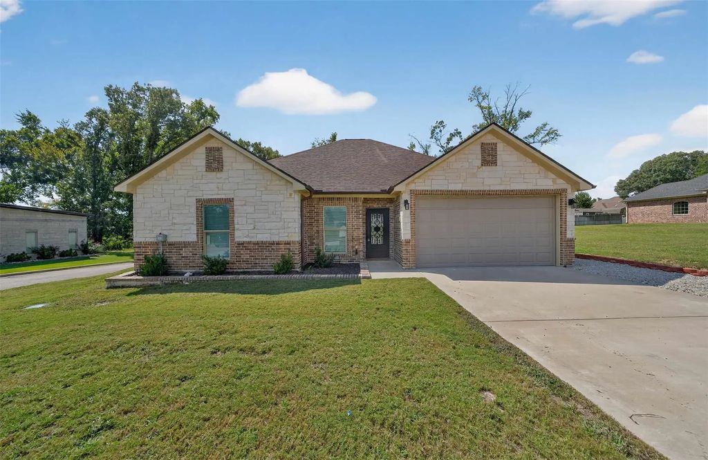 23001 Red Azalea Lane, Lindale