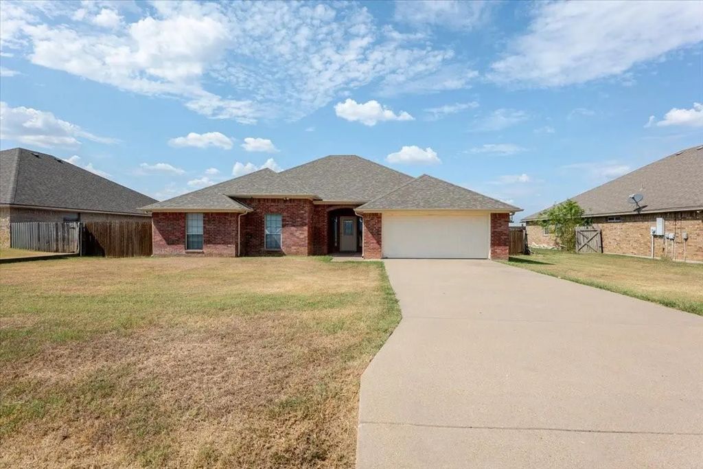 622 Parker Lane, Granbury