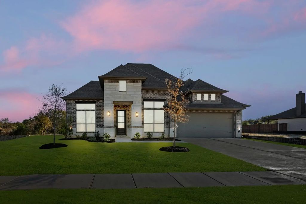 701 Seahawk Street, Joshua