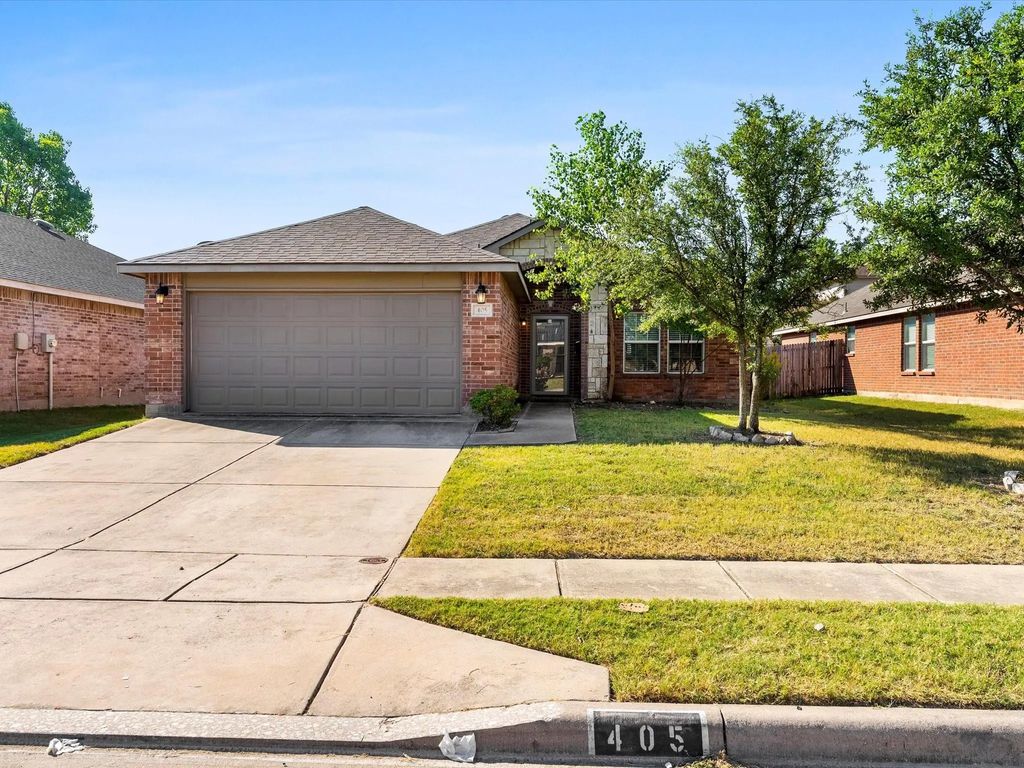 405 Emerald Creek Drive, Fort Worth