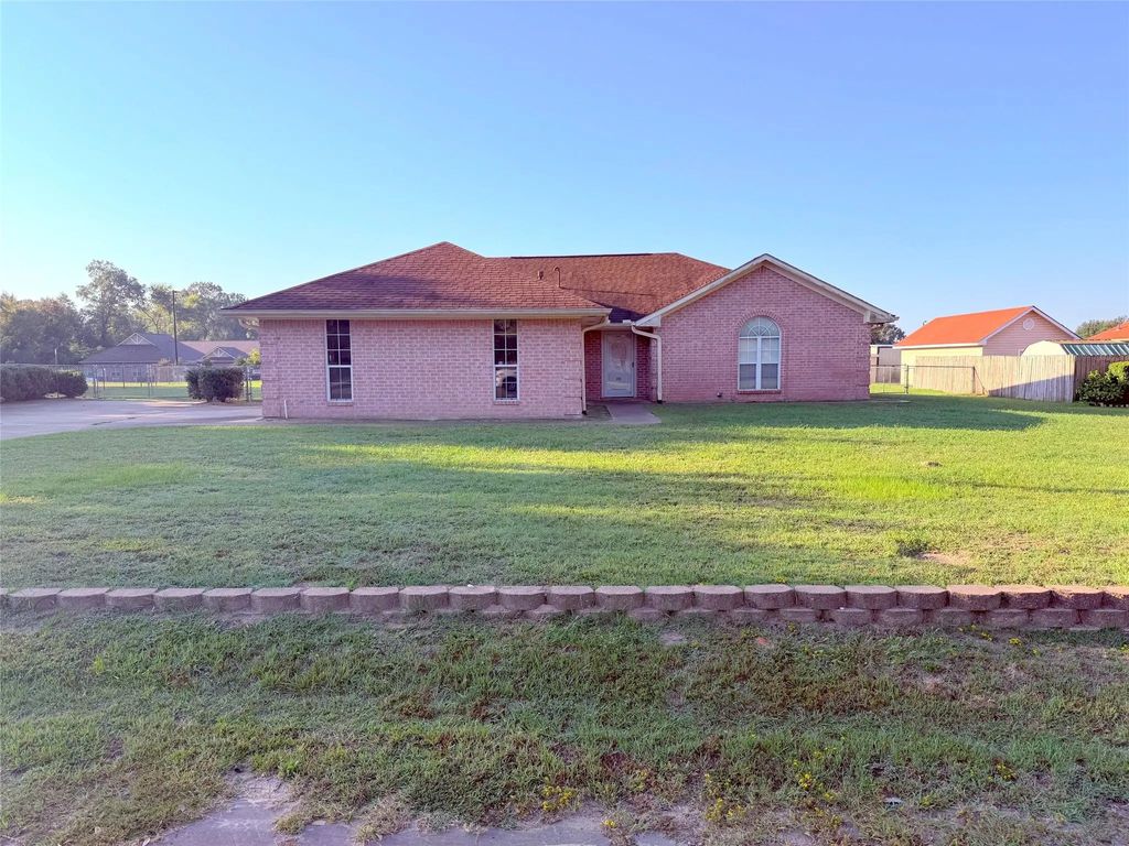 230 Minwood Street, Mineola